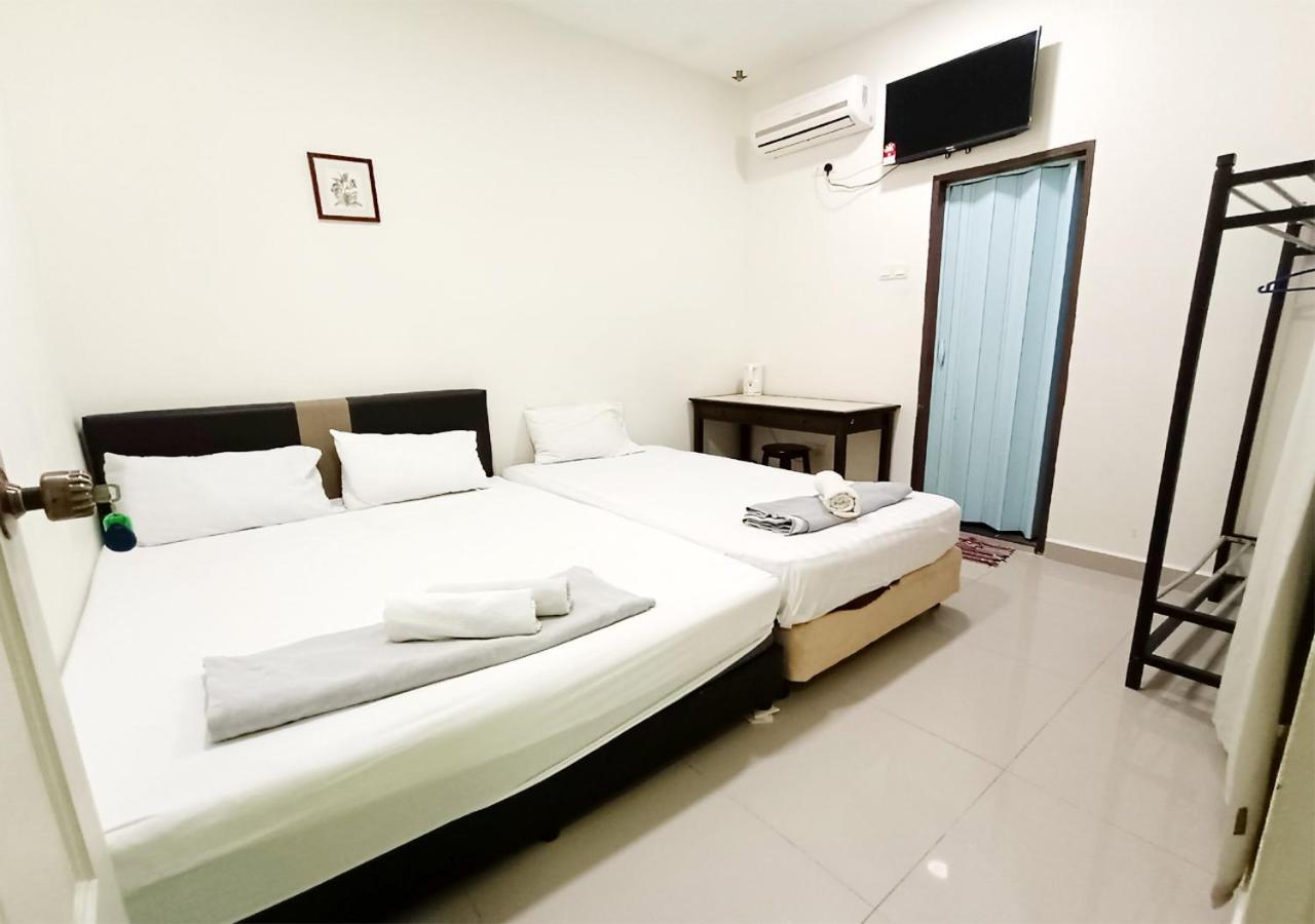 Mn Ferringhi Inn Batu Feringgi Exteriér fotografie