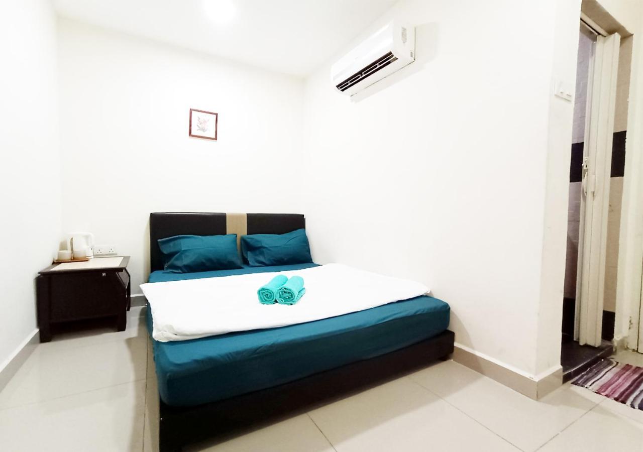 Mn Ferringhi Inn Batu Feringgi Exteriér fotografie