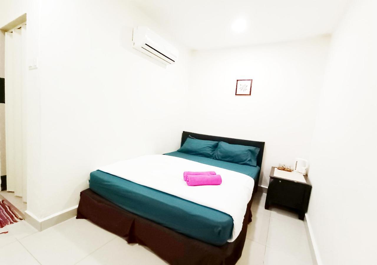 Mn Ferringhi Inn Batu Feringgi Exteriér fotografie