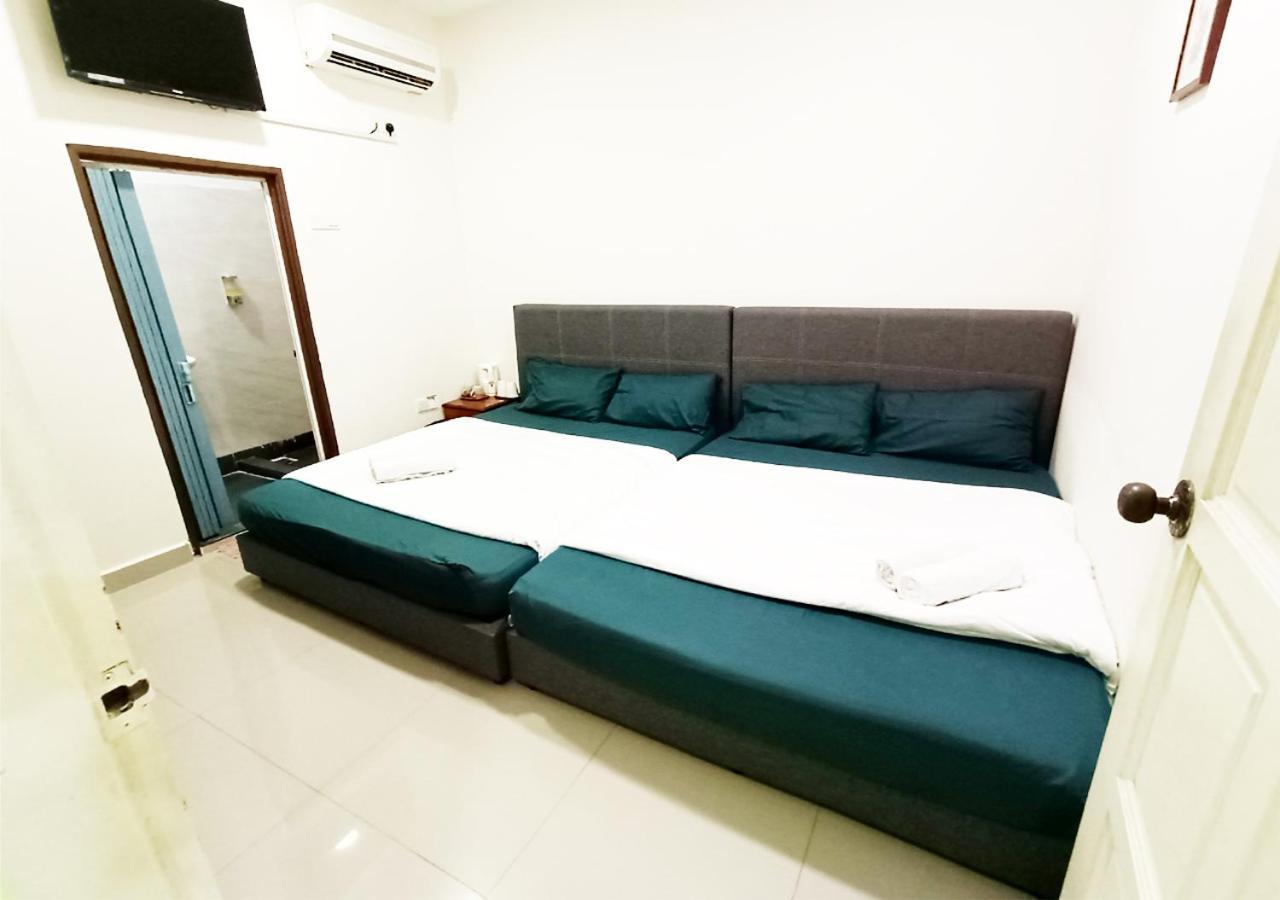 Mn Ferringhi Inn Batu Feringgi Exteriér fotografie