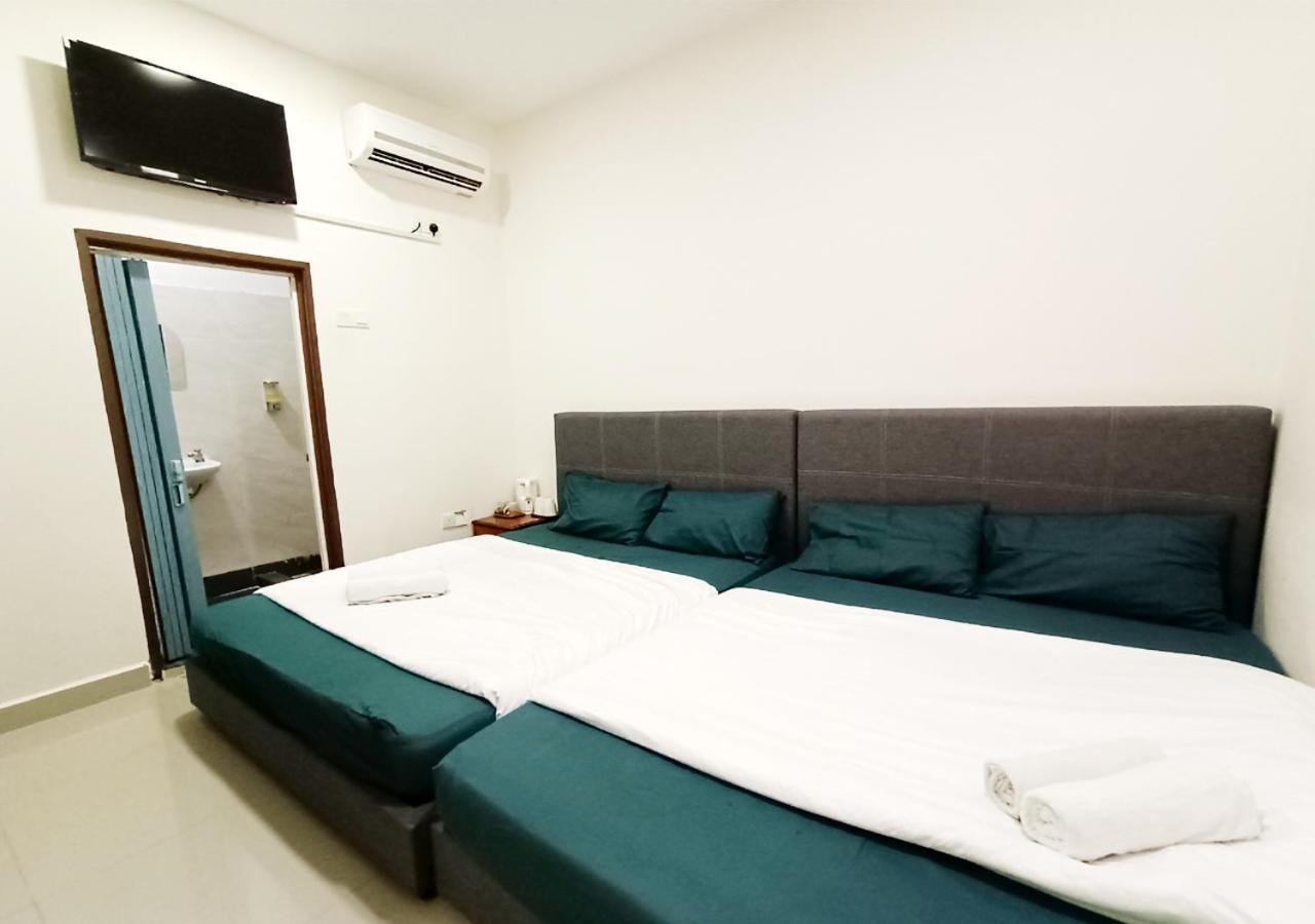 Mn Ferringhi Inn Batu Feringgi Exteriér fotografie