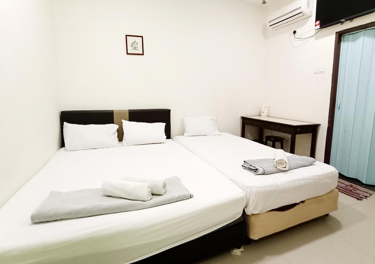 Mn Ferringhi Inn Batu Feringgi Exteriér fotografie