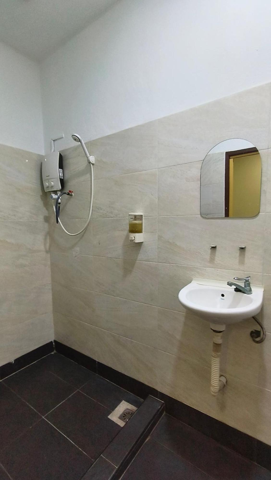 Mn Ferringhi Inn Batu Feringgi Exteriér fotografie