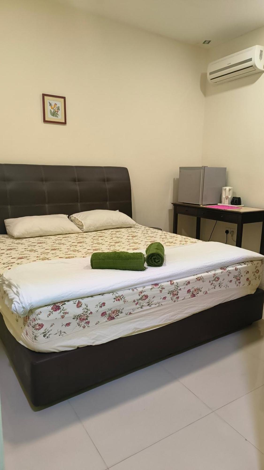Mn Ferringhi Inn Batu Feringgi Exteriér fotografie